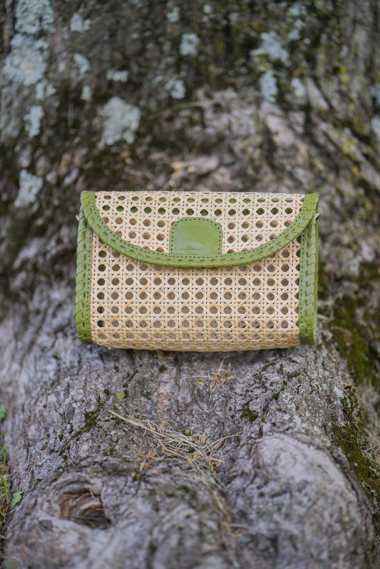 SOLANGE RATTAN AND GREEN LEATHER TRIM CLUTCH