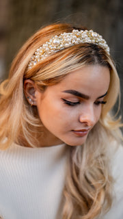 MARGARET PAVE AND PEARL HEADBAND